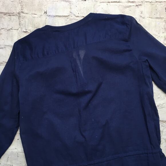 Banana Republic Lightweight, Sheer Long Sleeve - Picture 5 of 5